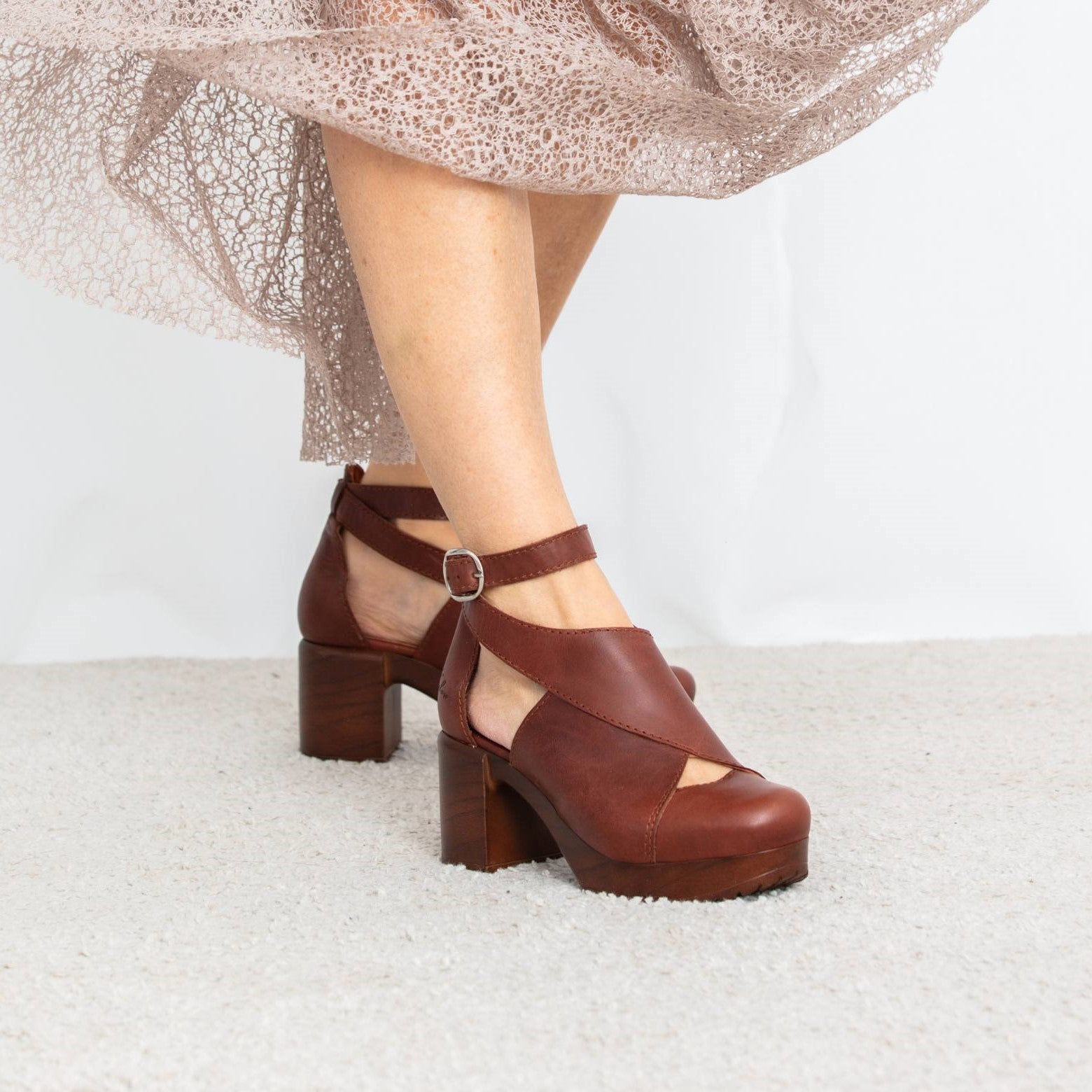 Bea clog shoe brown leather Calou Stockholm