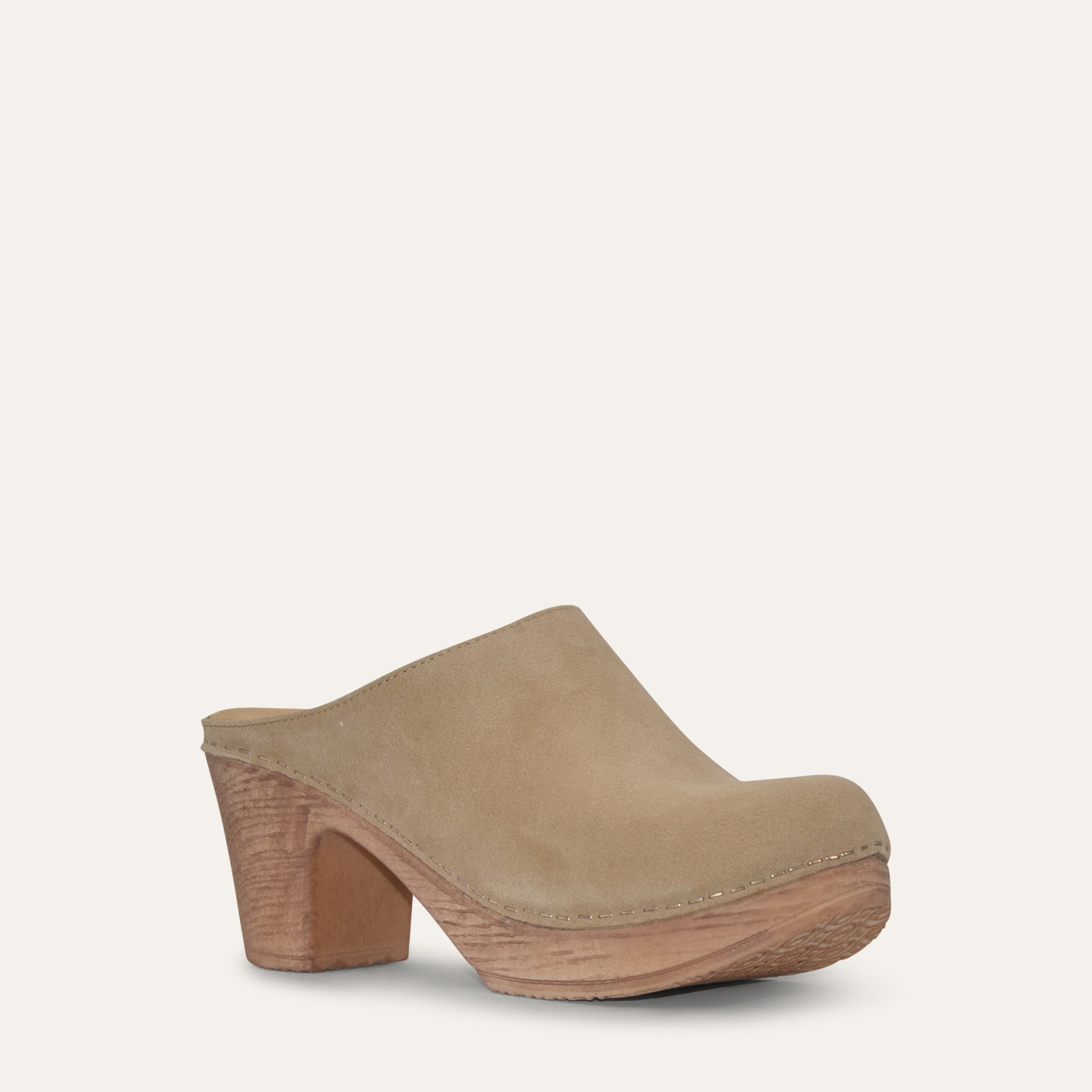 Lisa Beige