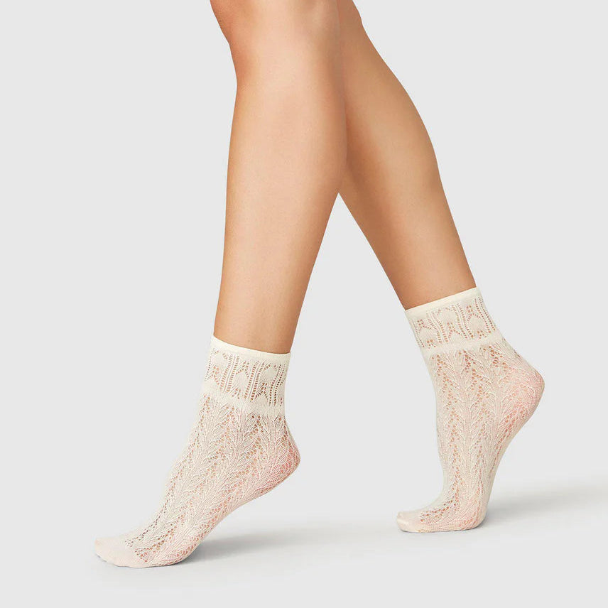 Erica Crochet sock Ivory