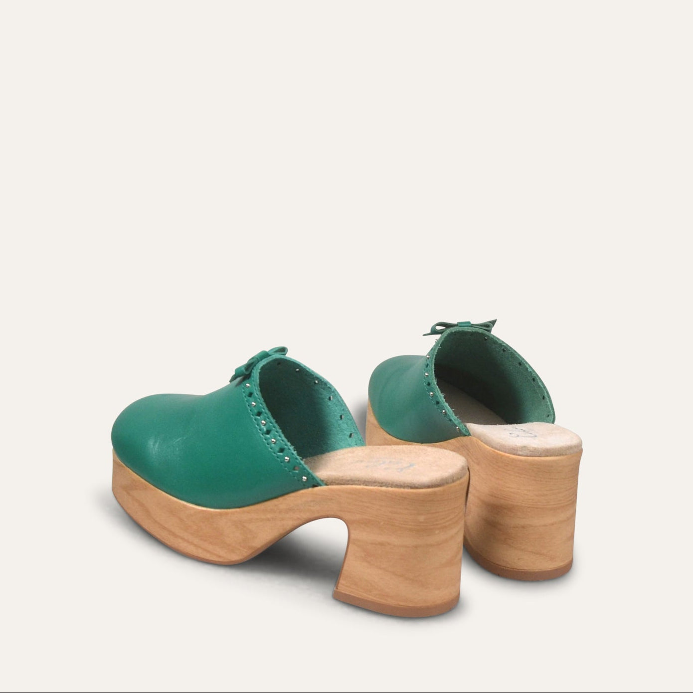 Calou Green clogs with flex.soles back