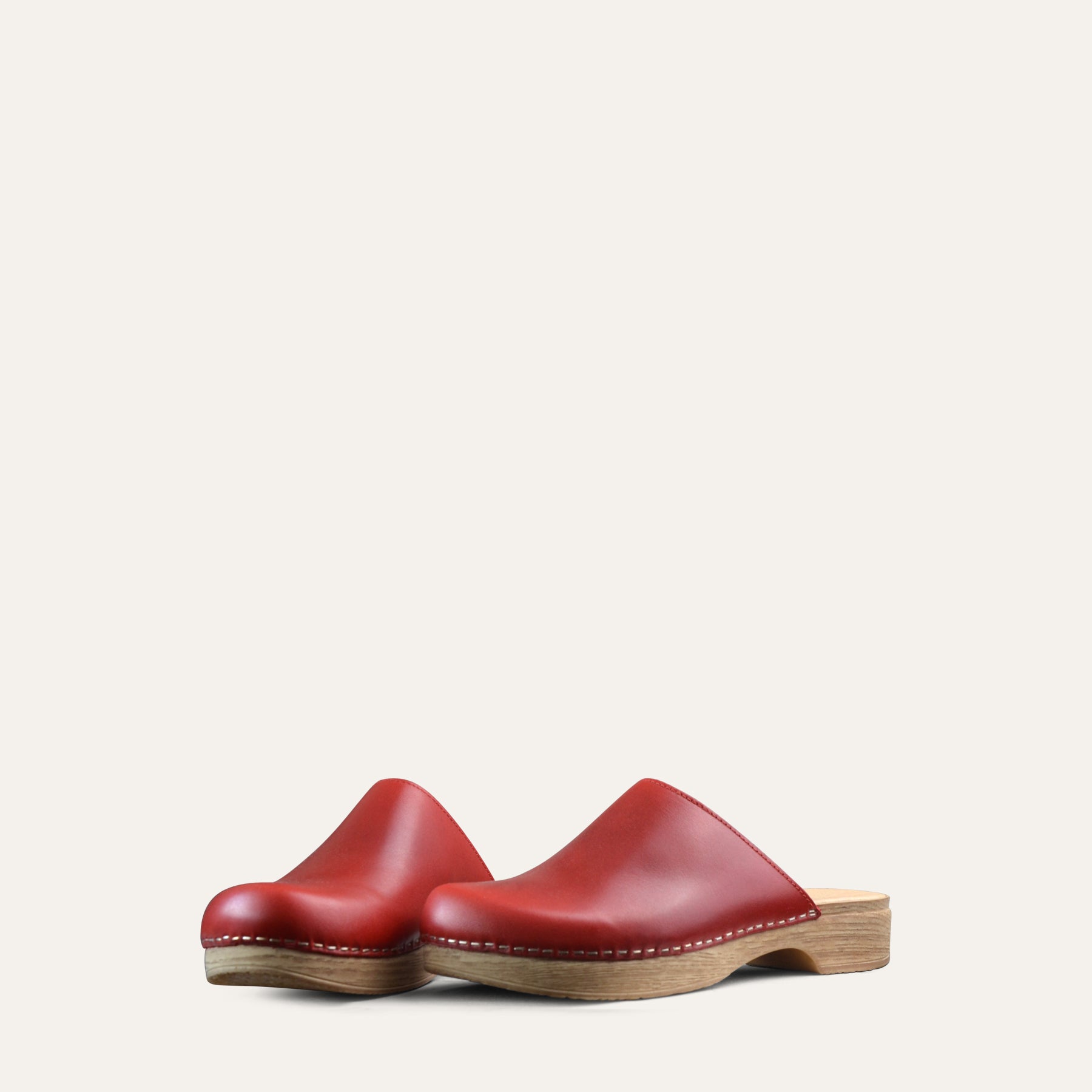 Helena_red_classic_clogs_Calou_Stockholm