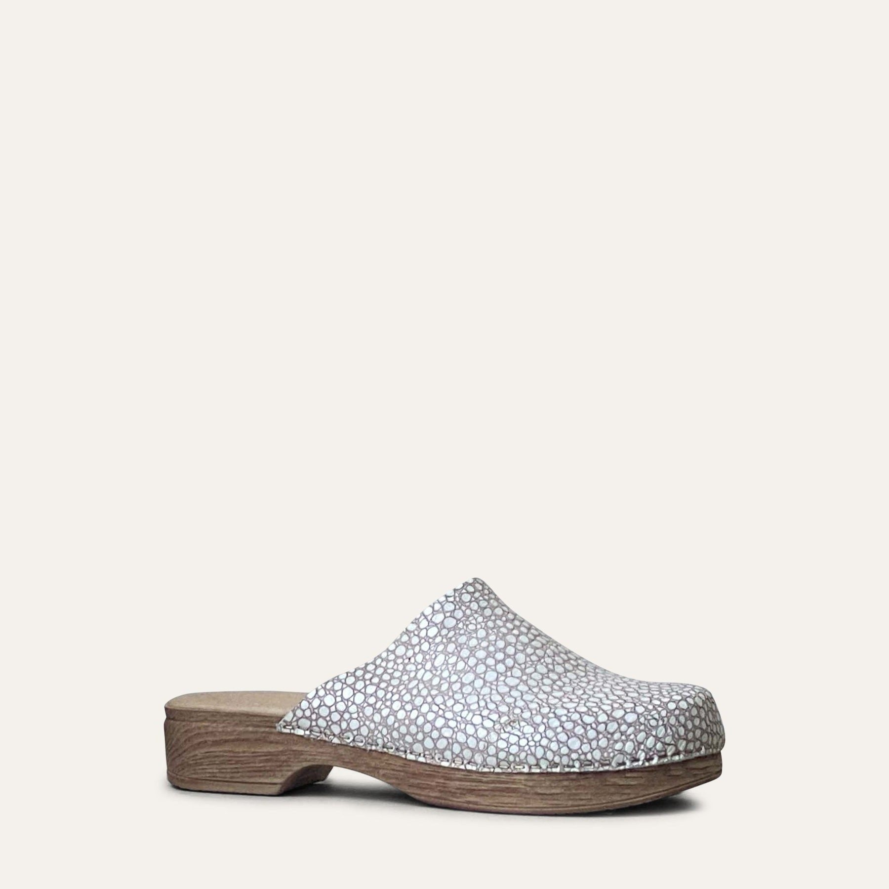 Helena white leather clog calou stockholm