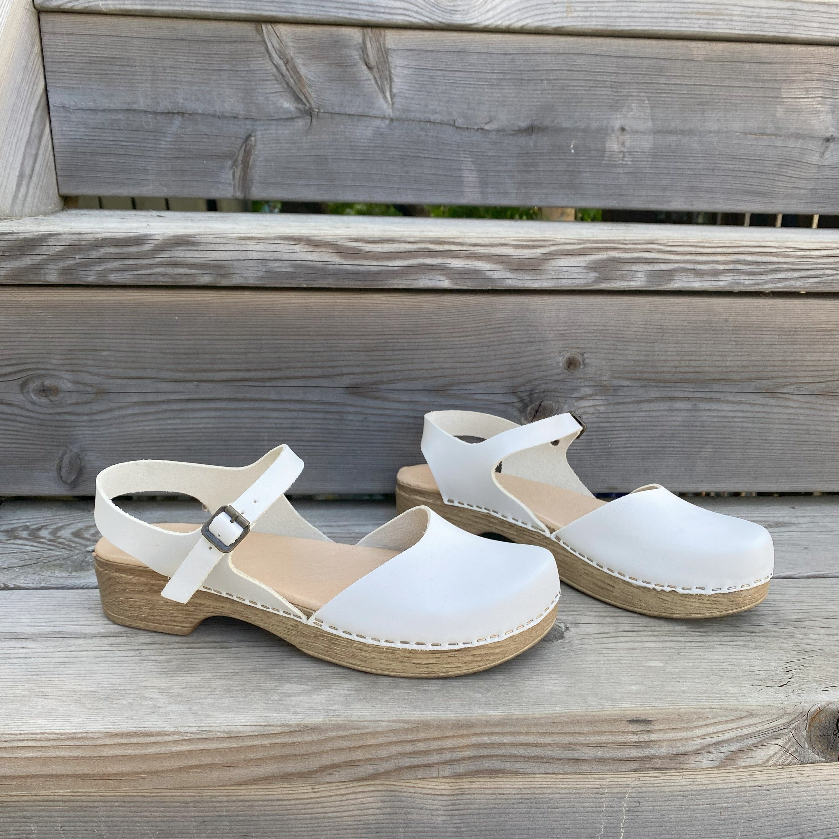 Diana White - Soft Clogs