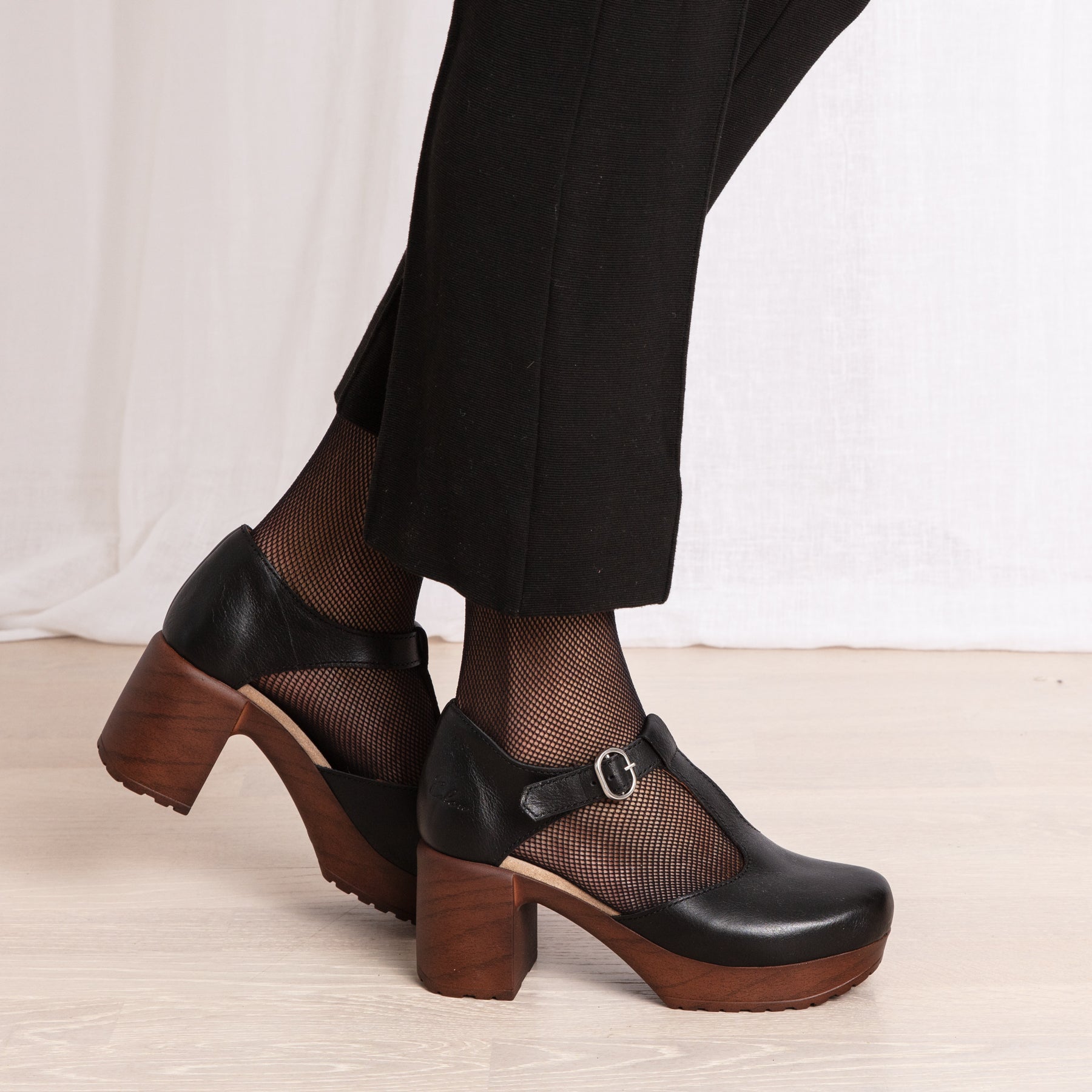 Clogs with heel strap best sale