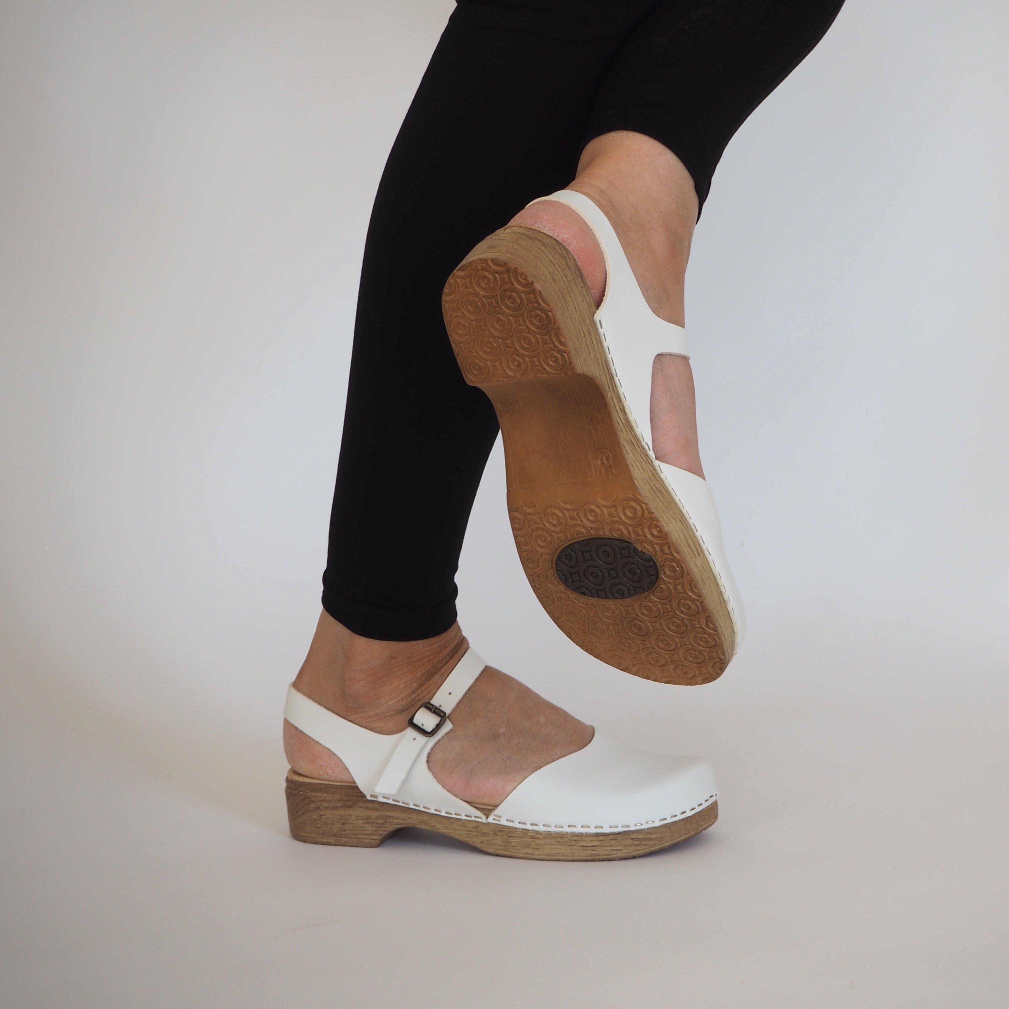 Diana White - Soft Clogs