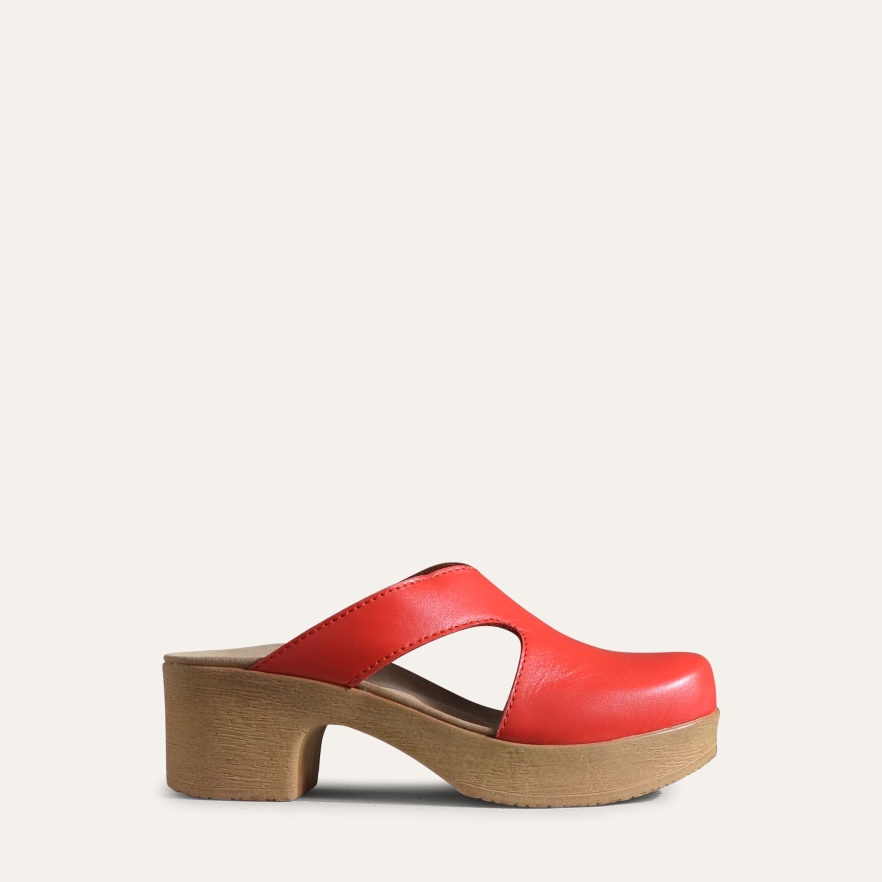 Eivor red leather clog calou stockholm