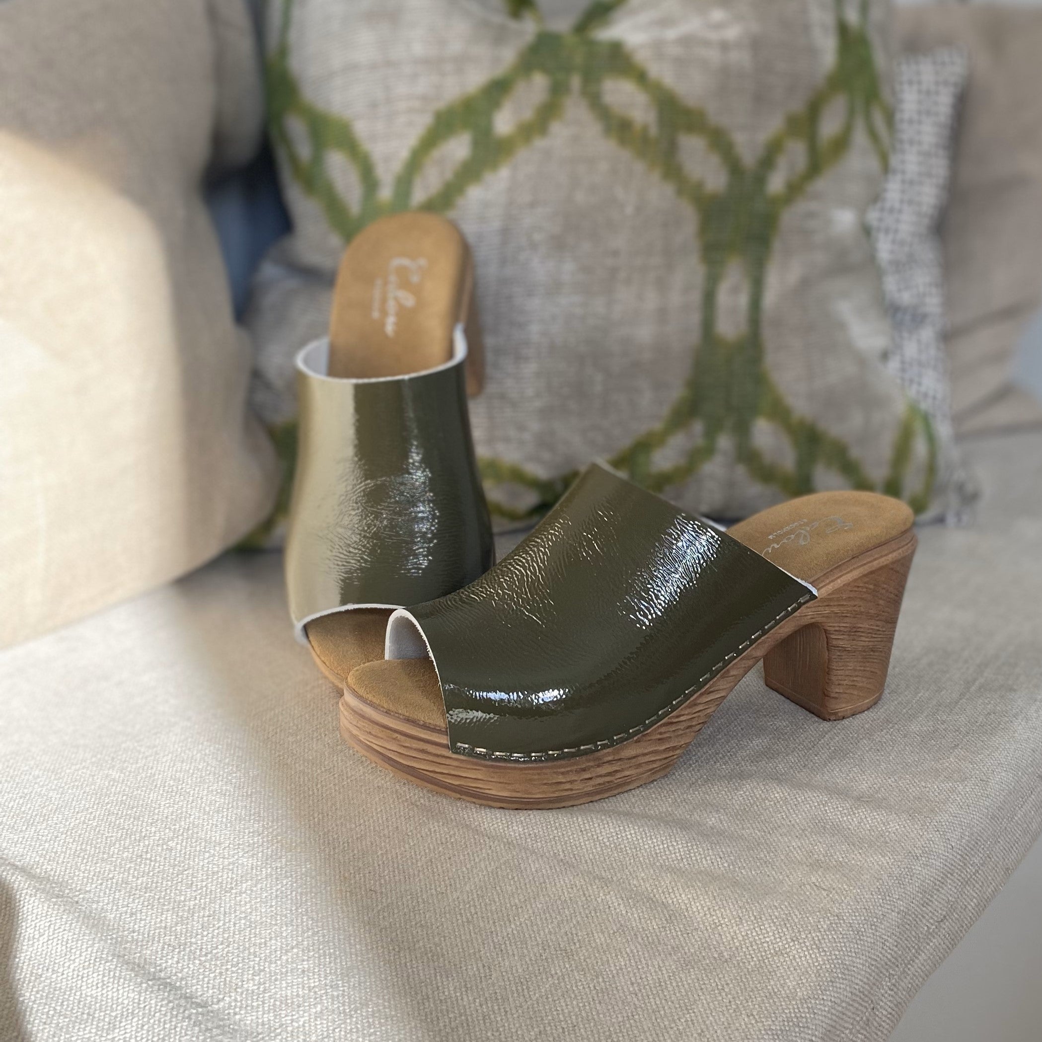 Frida Clog Patent Green