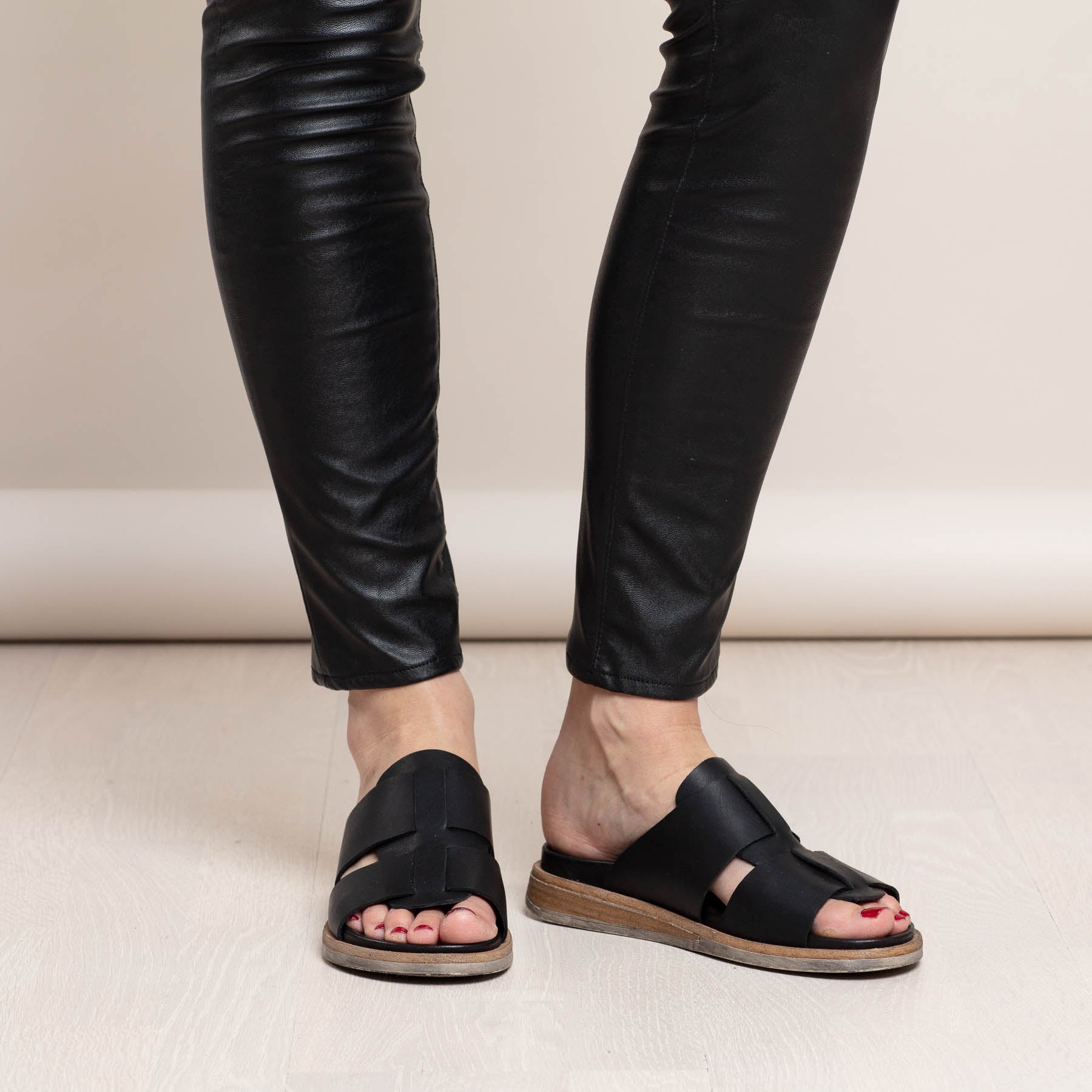 Tess Black  - sandal