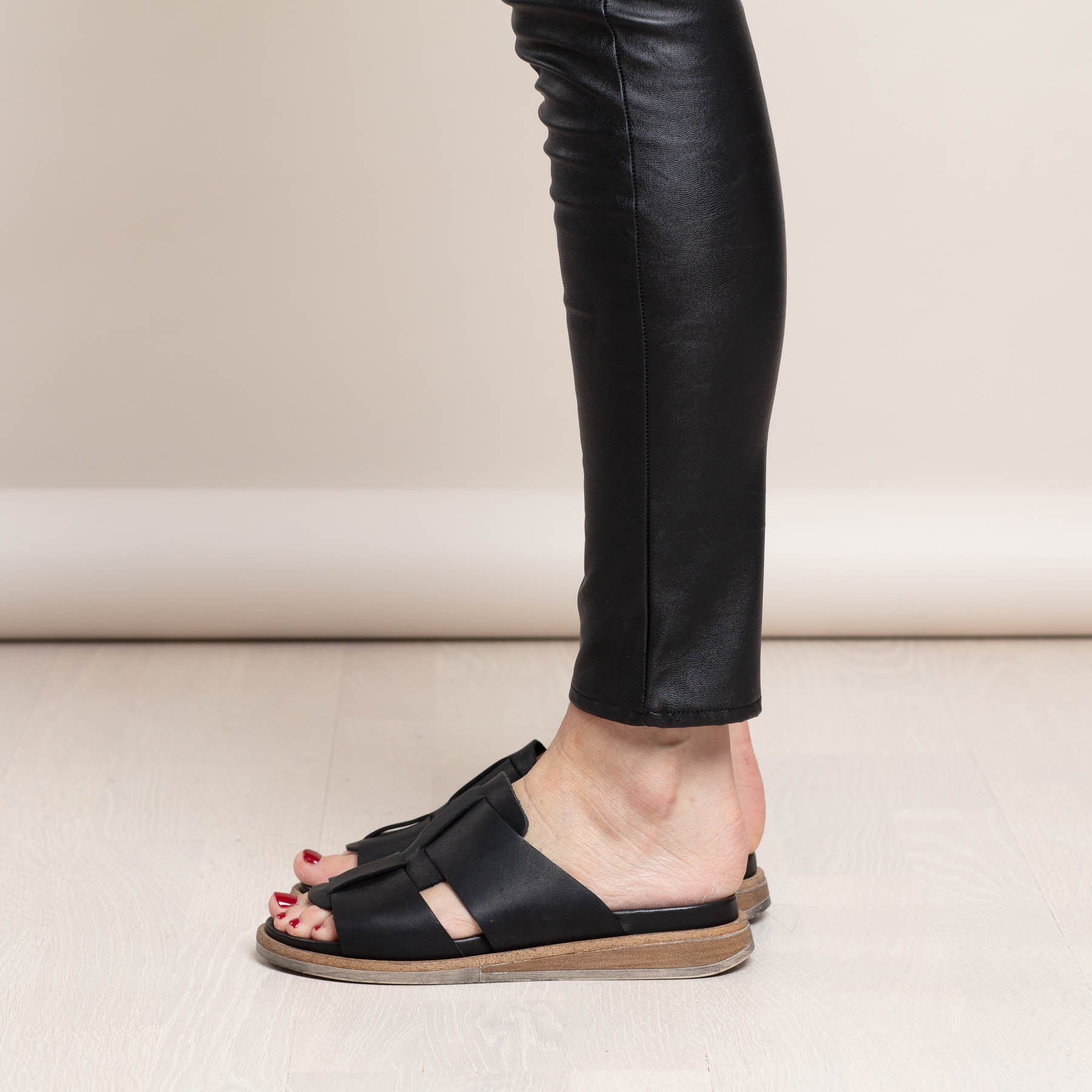 Tess Black  - sandal