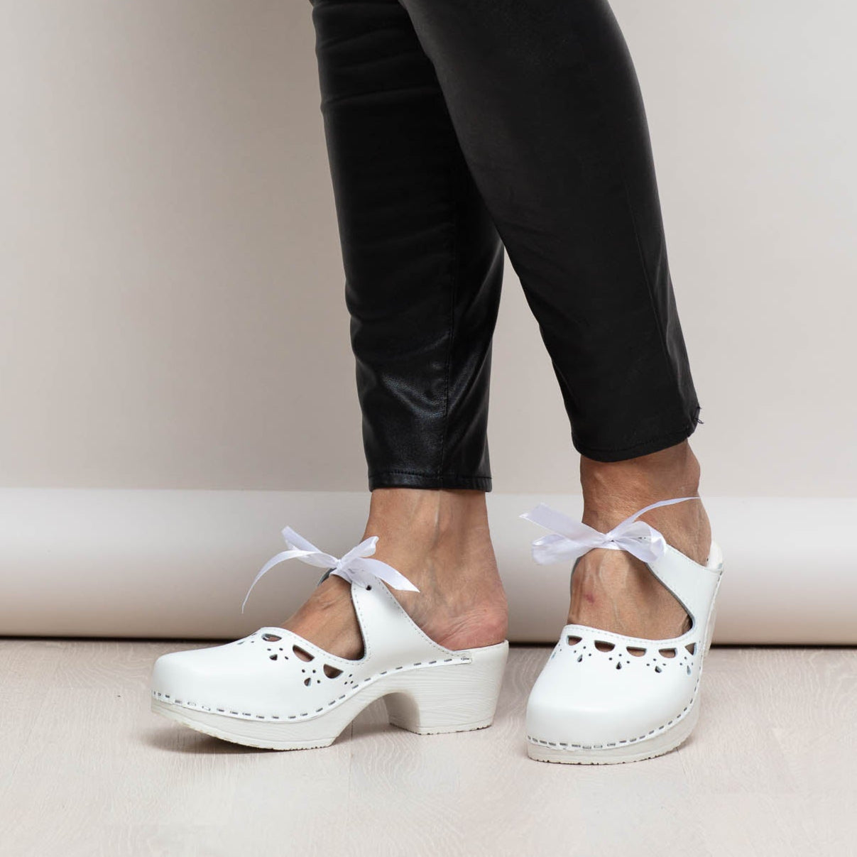 Knyta White - clogs