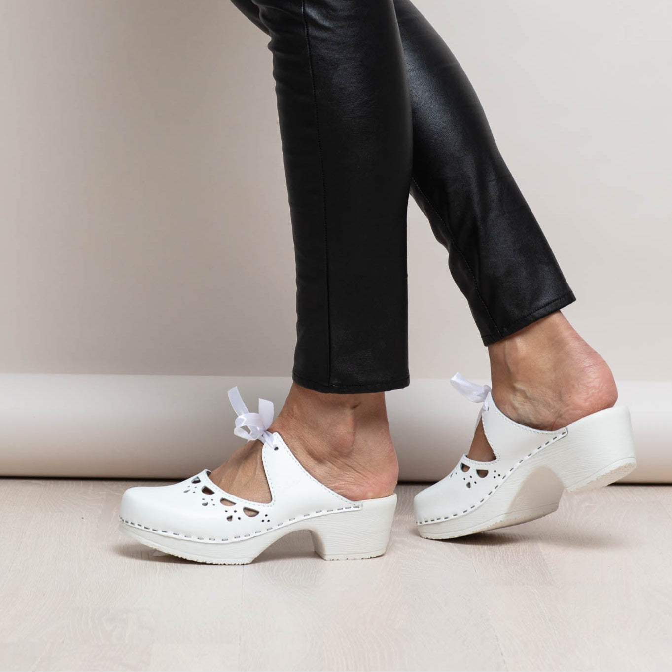 Knyta White - clogs